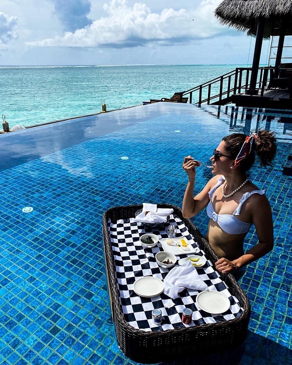 TAAPSEE PANNU “RINGS OUT THE BAD TIMES” IN MALDIVES